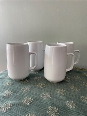 Crate &  Barrel White 20oz Ceramic Mug Set of- 4